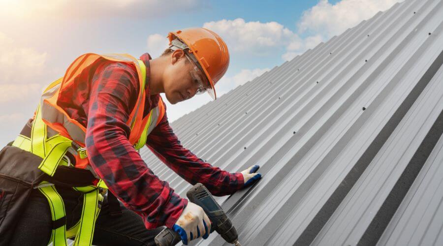 Professional Emergency Roof Repairs services in Reasnor, IA